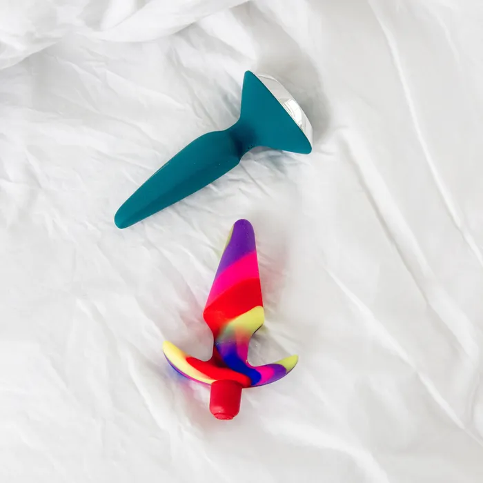 Anal Blush Avant Free Spirit Scarlet Vibrating Plug