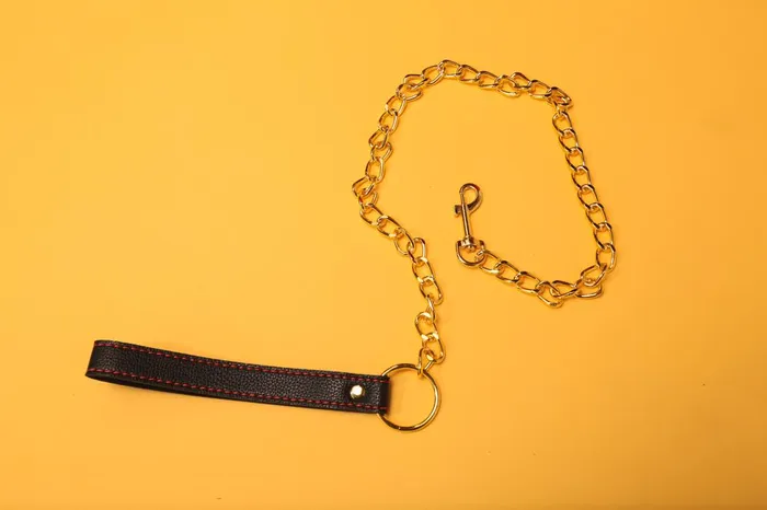 Anal The Kinky Peach Dripping in Gold Bondage Set