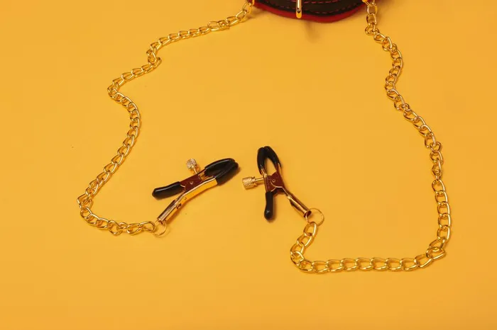 Anal The Kinky Peach Dripping in Gold Bondage Set