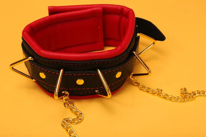 Anal The Kinky Peach Dripping in Gold Bondage Set
