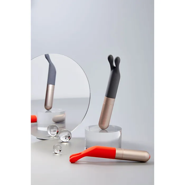 Vibrators Laska Love Not War Laska